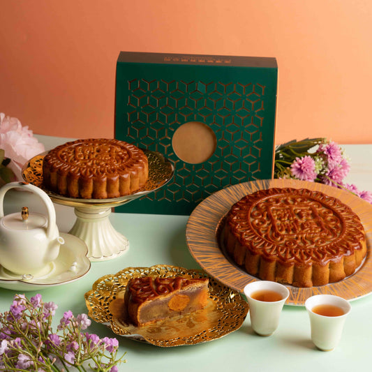 Moon-gazing Giant Mooncake